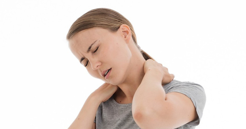 Afbeelding van Heb je ook vaak last van nekpijn of een stijve nek? Voel je dat je niet meer naar links of rechts kunt bewegen en dat je nek helemaal vastzit?